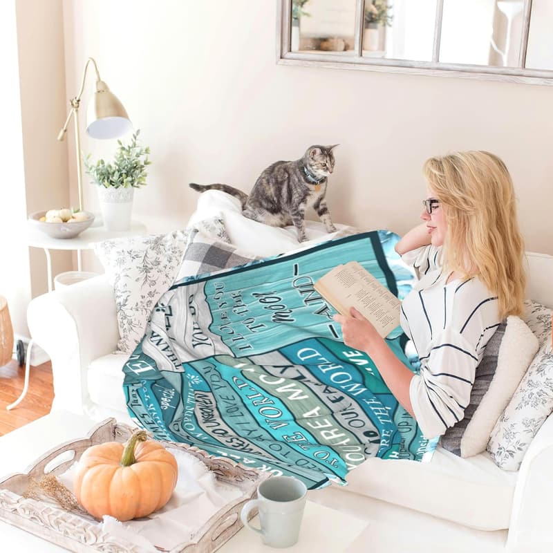 Soft Fleece Blanket for Mom's Birthday with Heartfelt Quote