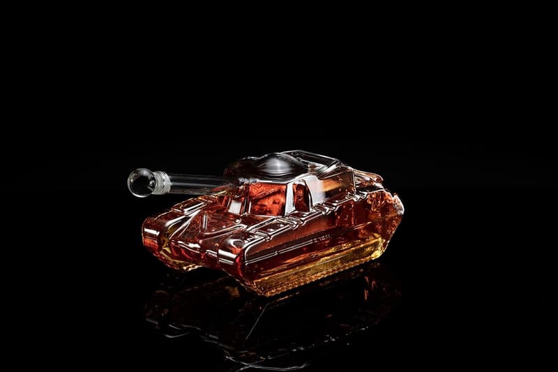 Army Tank Whiskey Decanter - 1000ml Glass Gift for Men