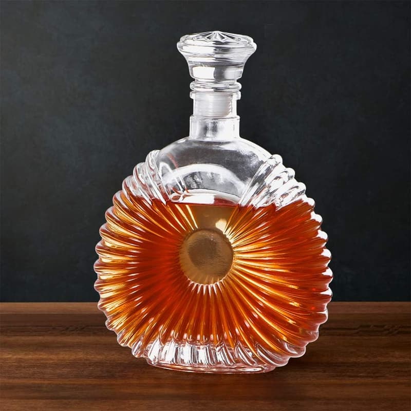 24oz Glass Whiskey Decanter with Airtight Stopper