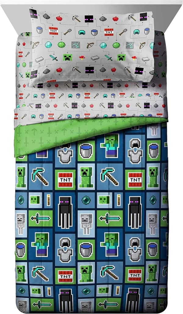 Minecraft Monster Hunters 4-Piece Twin Bed Set with Comforter & Sheets