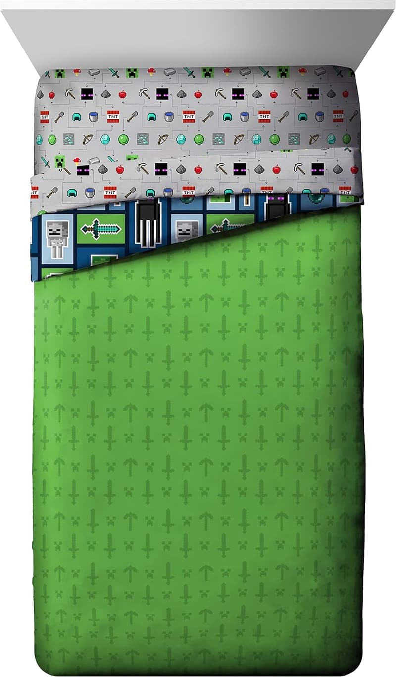 Minecraft Monster Hunters 4-Piece Twin Bed Set with Comforter & Sheets