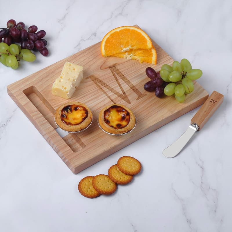 Personalized Monogram Cheese Board with Spreader - Letter M