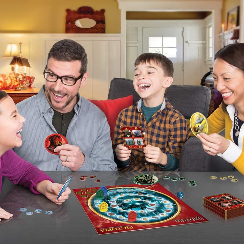 Harry Potter Pictopia Trivia Board Game for Ages 10+