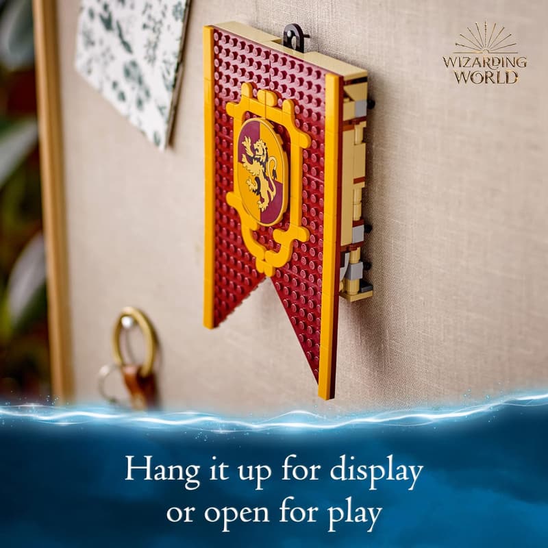 Lego Harry Potter Gryffindor House Banner Set with 3 Minifigures