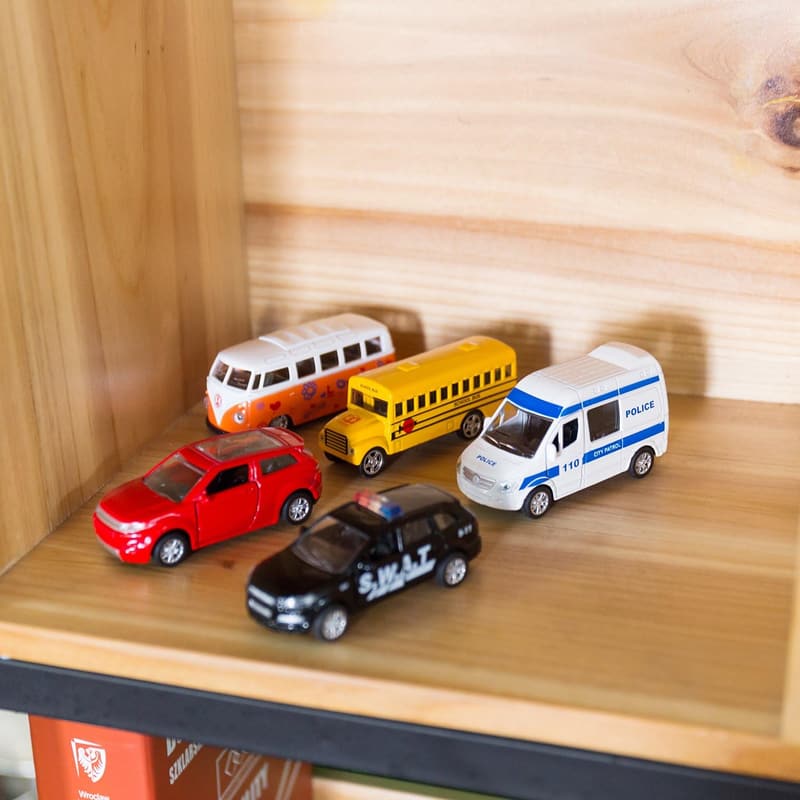 Die-cast Metal Toy Cars Set for Kids - 5 Openable Pull Back Cars