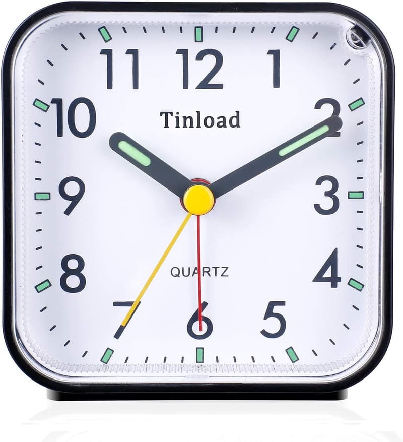 Silent Battery-Operated Analog Alarm Clock with Snooze - Black