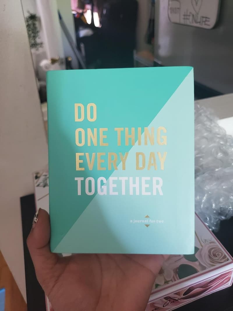 Couples Journal: Daily Activities to Strengthen Togetherness