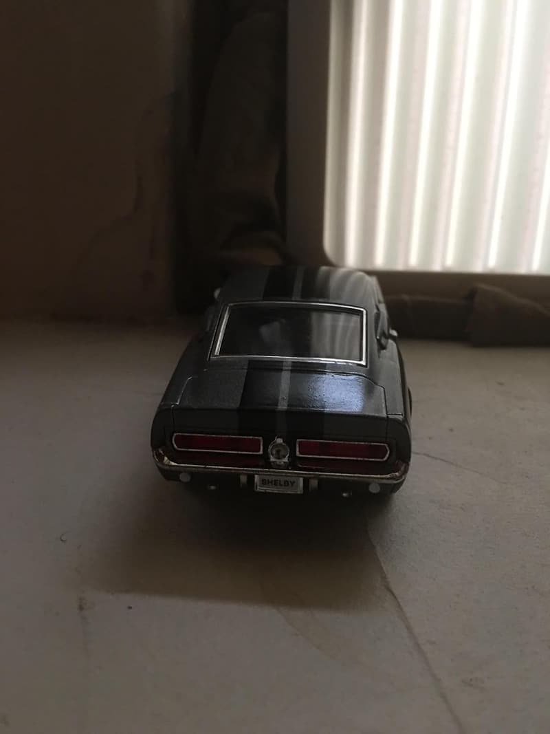 1967 Ford Shelby Mustang GT500 Die-Cast Model Car 1:38 Scale