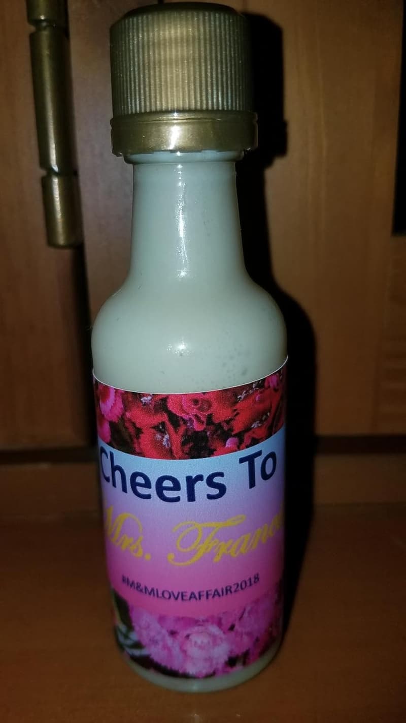 12 pcs Clear Plastic Liquor Bottles with Gold Caps - USA