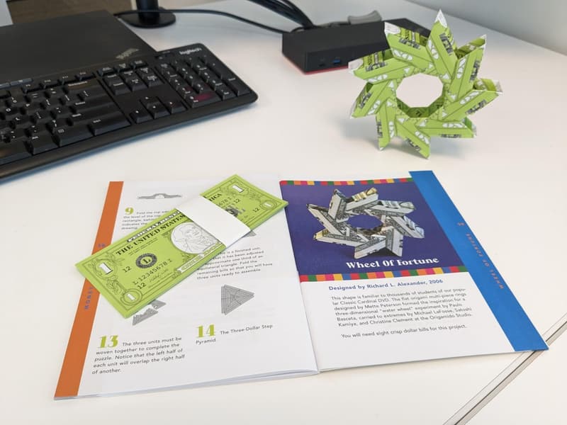 Money Origami Kit: 60 Paper Dollars & 21 Projects Guide