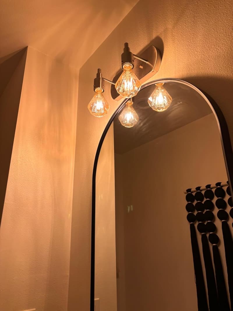 Vintage Diamond Shaped LED Light Bulb, 2175K Amber Glow
