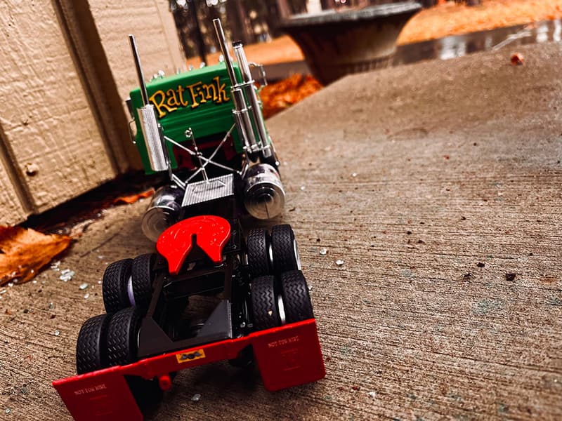 Rat Fink 1:25 Scale Tractor Hauler Model Kit