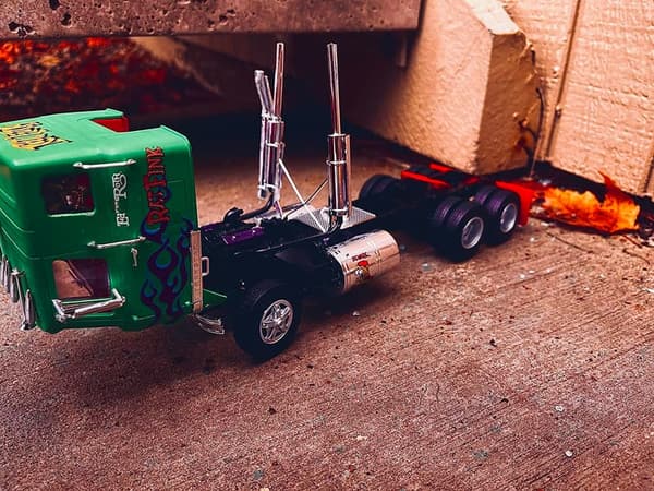 Rat Fink 1:25 Scale Tractor Hauler Model Kit