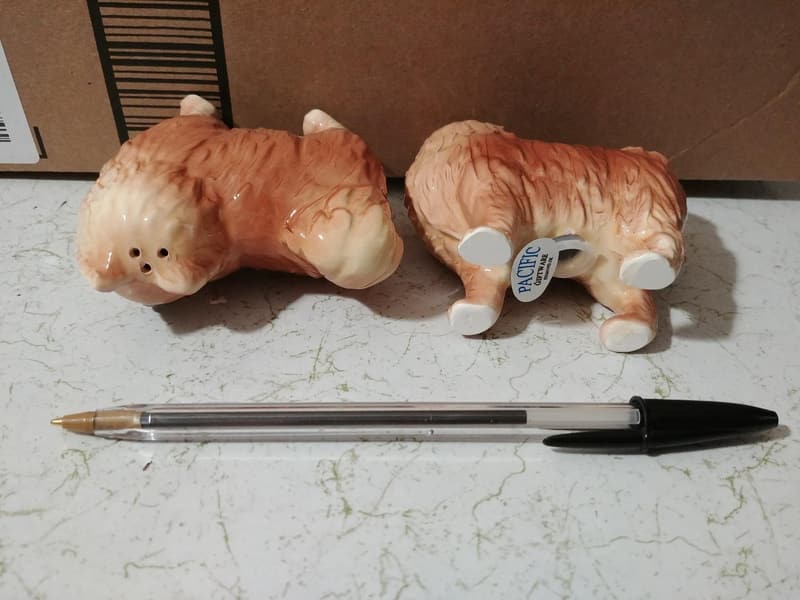 Pomeranian Dog Magnetic Salt and Pepper Shakers Set