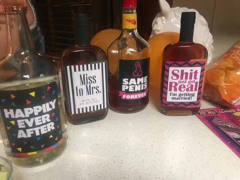 Bachelorette Party Wine Label Set - Fun Favors & Decorations